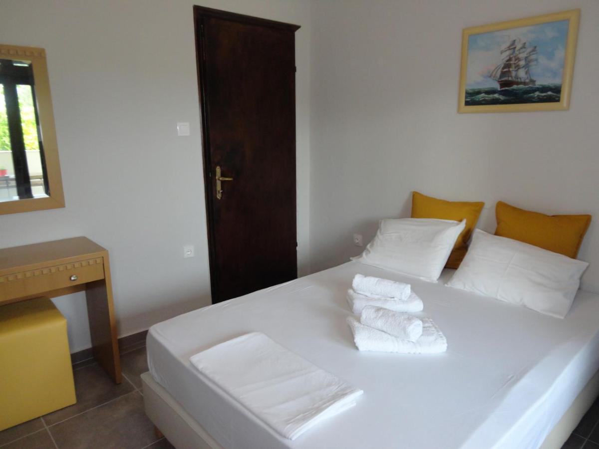 Makis House Hotel Nikiti  Exterior photo