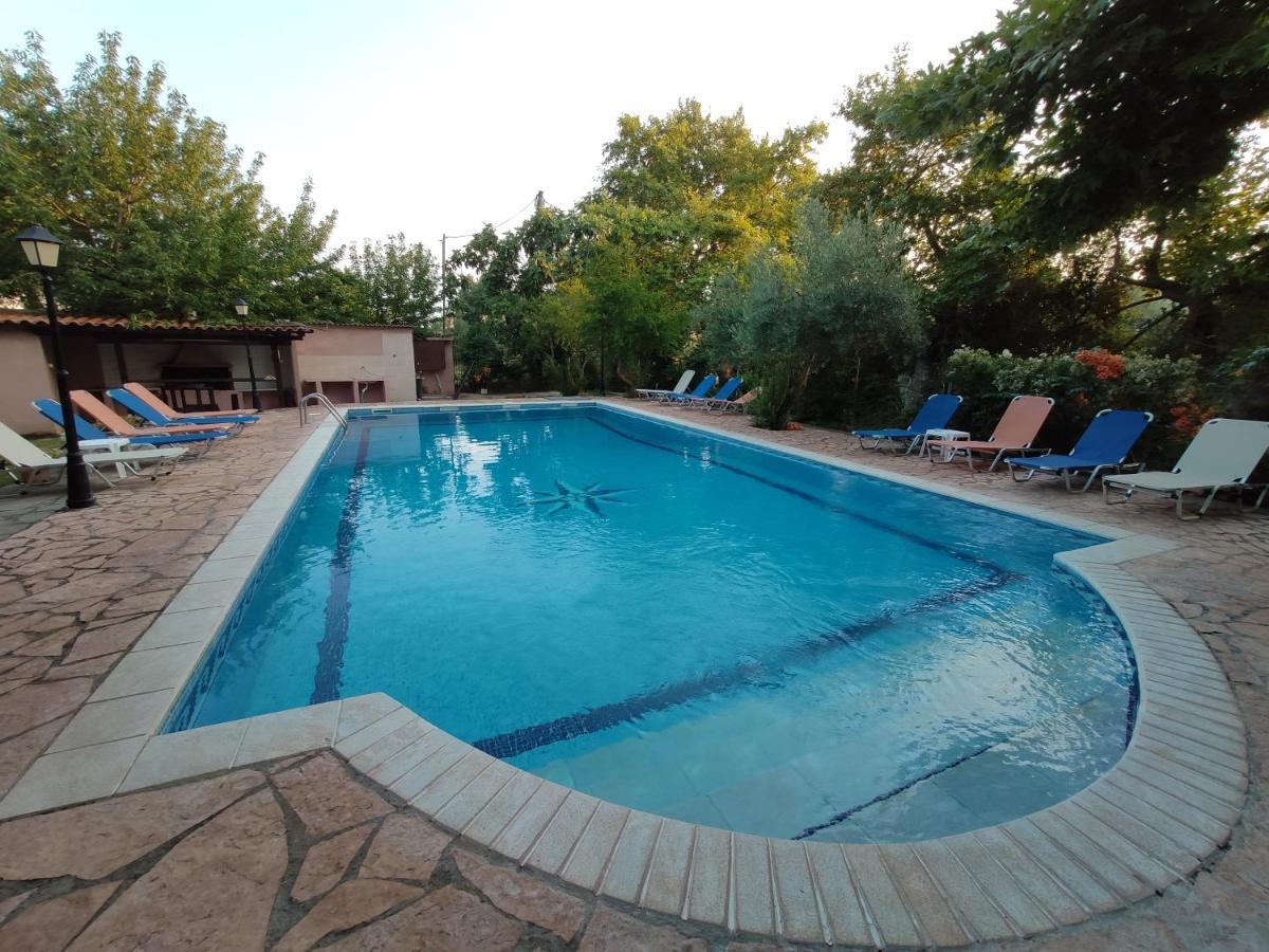 Makis House Hotel Nikiti  Exterior photo