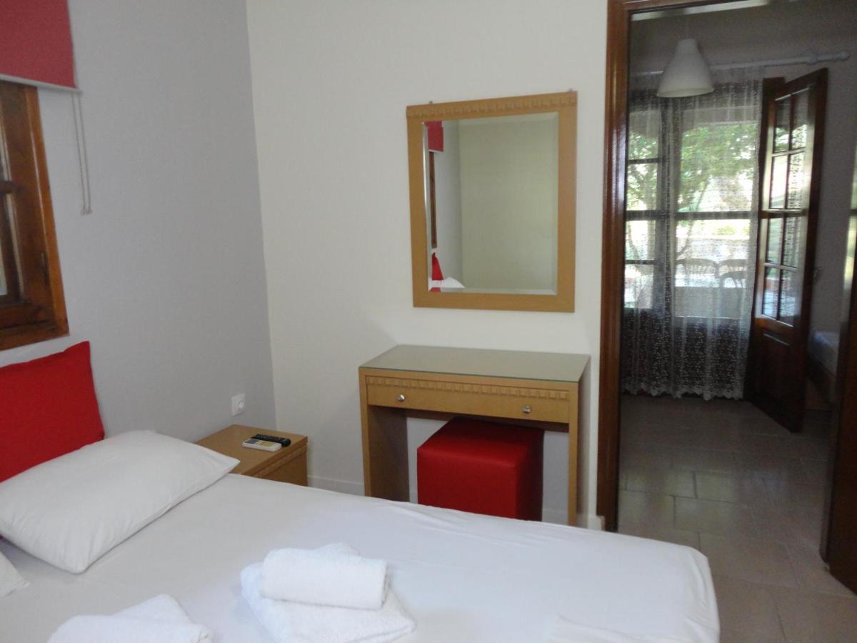 Makis House Hotel Nikiti  Exterior photo